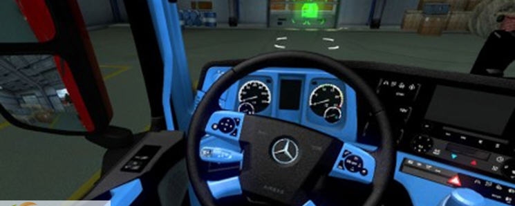 欧洲卡车模拟2奔驰MP4黑蓝内饰MOD v2.6