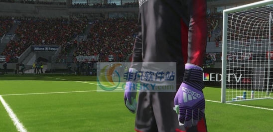 实况足球2018原版替代款门将手套补丁 v2.4