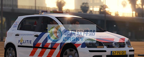 GTA5大众高尔夫5代警车MOD v2.5